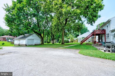 608 Heckel Ave, Spring City, PA 19475 - photo 6