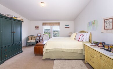 007_Master Bedroom