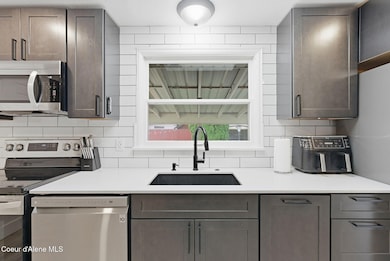 129 W Columbia Ave, Spokane, WA 99205 - photo 5