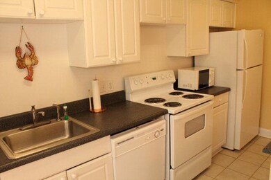 800 Mallery St unit B-18, Saint Simons Island, GA 31522 - photo 4