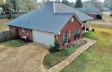 910 Eagles Nest Dr, Byram, MS 39272 - photo 2