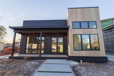 212 SW Glover St, Bentonville, AR 72712 - photo 3