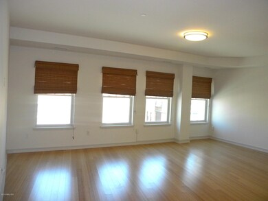 382 Greenwich Ave unit 3, Greenwich, CT 06830 - photo 4