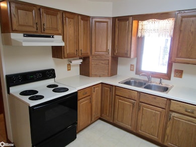 1204 Ellis Ave, Iowa Falls, IA 50126 - photo 7