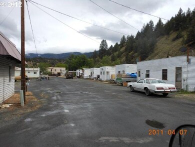 755 SW Brent Dr, John Day, OR 97845 - photo 2