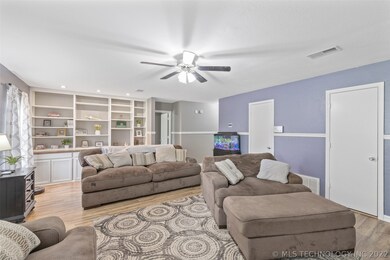 1142 E 142nd St, Glenpool, OK 74033 - photo 6