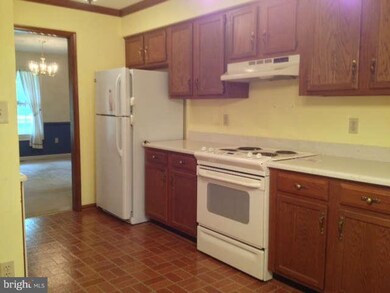 10707 Eden Brook Dr, Spotsylvania, VA 22553 - photo 5