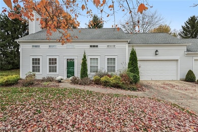 10202 Brighton Cir unit 9, Twinsburg, OH 44087 - photo 2