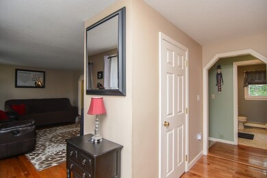 118 Hillcrest Rd, Dracut, MA 01826 - photo 4