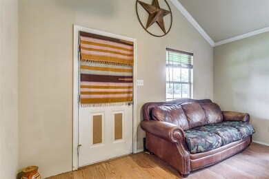 306 N Washington St, Cleburne, TX 76031 - photo 4