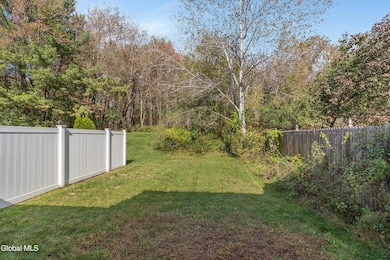 1130 Spearhead Dr, Schenectady, NY 12302 - photo 4