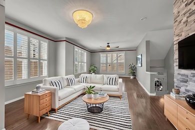 843 Lexington Cir E, Des Plaines, IL 60016 - photo 5