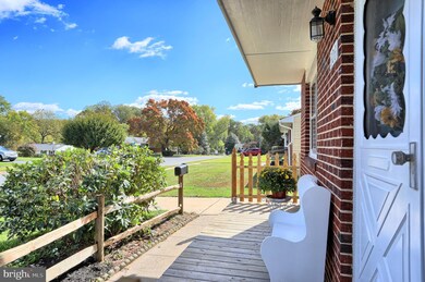 606 Piper Rd, Reisterstown, MD 21136 - photo 3