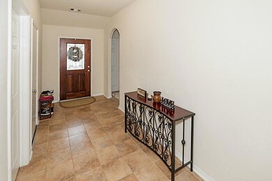 1115 Lasso Ct, Alvin, TX 77511 - photo 2