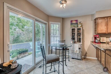 1935 Wisteria Ct unit 6, Naperville, IL 60565 - photo 3