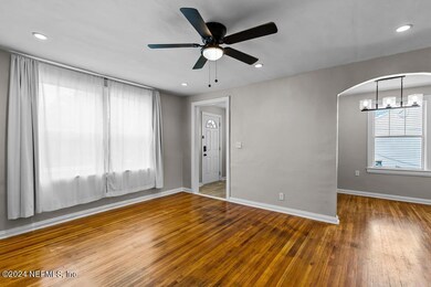 5021 Colonial -12