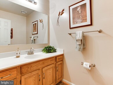 13457 Stream Valley Dr, Chantilly, VA 20151 - photo 7