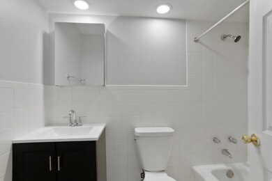 6758 N Sheridan Rd unit 342, Chicago, IL 60626 - photo 6