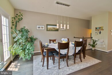 905 Magnolia Blossom Ct, Sykesville, MD 21784 - photo 6