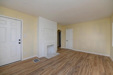 Living Room (3)
