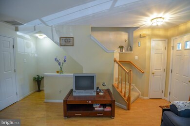 1864 Tiger Lily Cir unit 9, Woodbridge, VA 22192 - photo 4