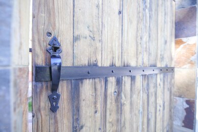 004 Detailed Handle