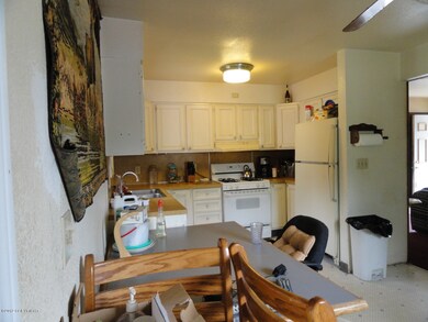 Kitchen/Dining Area