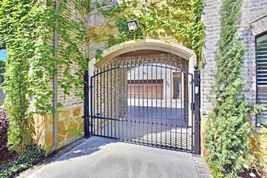 1405 Glourie Dr, Houston, TX 77055 - photo 3