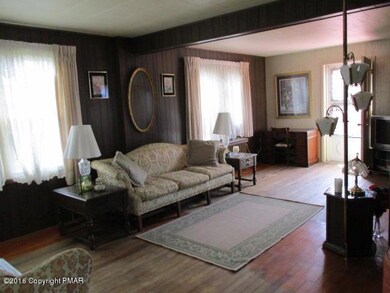 731 Center Ave, Jim Thorpe, PA 18229 - photo 4