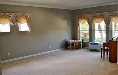 Large front great room for sitting area or second living room