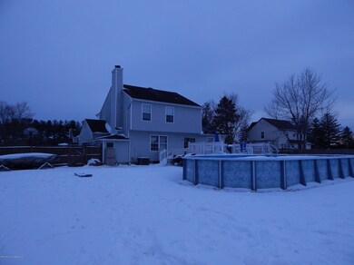 Exterior Stanberry House 007