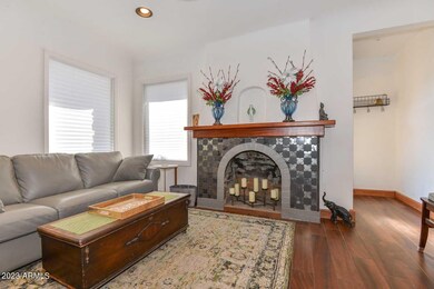 Living Room-Fireplace