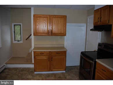 903 W Broad St, Quakertown, PA 18951 - photo 4