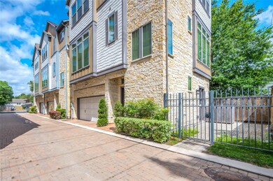 818 Yale St unit A, Houston, TX 77007 - photo 2