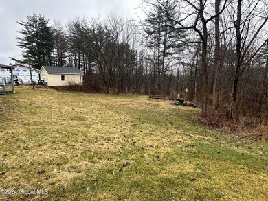 32 Scott St, Hoosick Falls, NY 12090 - photo 4