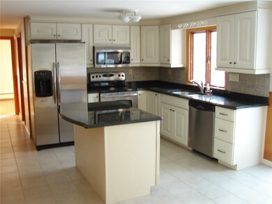 40 Maplecrest Dr, Greenville, RI 02828 - photo 7