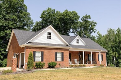 2774 Hickory Dr, Asheboro, NC 27205 - photo 3