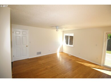 1875 Hemlock St, West Linn, OR 97068 - photo 4