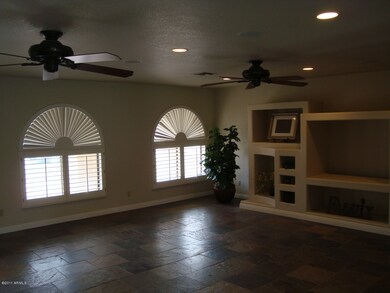 FamilyRoom2