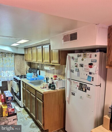 2111 Sunbriar Ln, Gwynn Oak, MD 21207 - photo 2