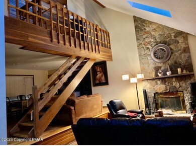 7219 Crescent Ln, Tobyhanna, PA 18466 - photo 2