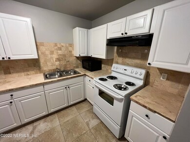 3925 Macgregor Dr, Jacksonville, FL 32210 - photo 7