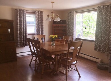 Dining1