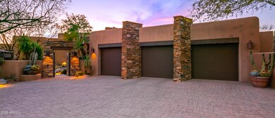 004_Spacious Driveway