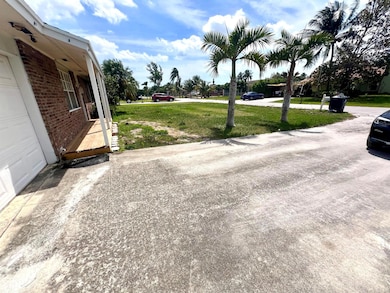 3119 Caribb Way, Lake Worth, FL 33462 - photo 4