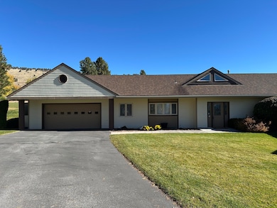 9221 St Andrews Cir, Klamath Falls, OR 97603 - photo 2