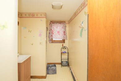 796 Canterbury St unit 796, Roslindale, MA 02131 - photo 2