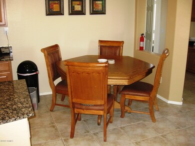 RR eat in kit area