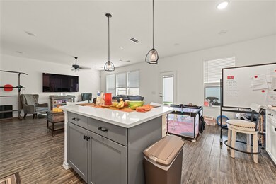 5122 Emma Forest St, Houston, TX 77018 - photo 5