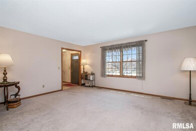 4409 Regency Place, Davenport, IA 52806 - photo 6